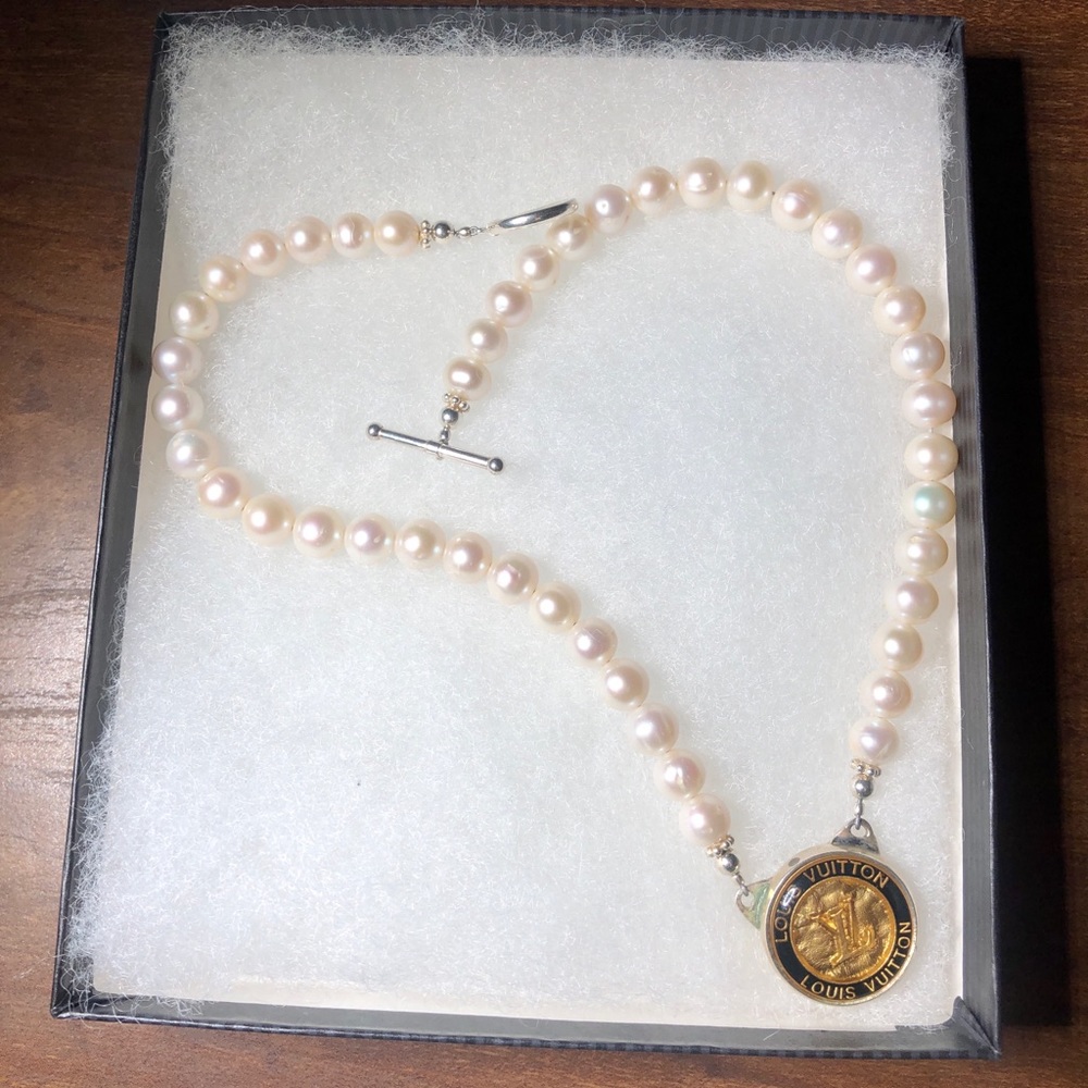 Louis Vuitton Pearl Necklace